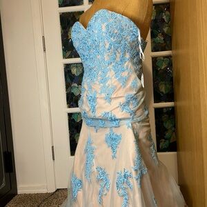 Stunning Blue Prom Dress – Perfect for Any Formal Event! (Brand new w tags)